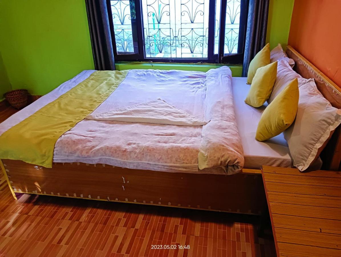 Hotel Butterfly - Peaceful Garden For Nature Lovers Sauraha Exterior foto