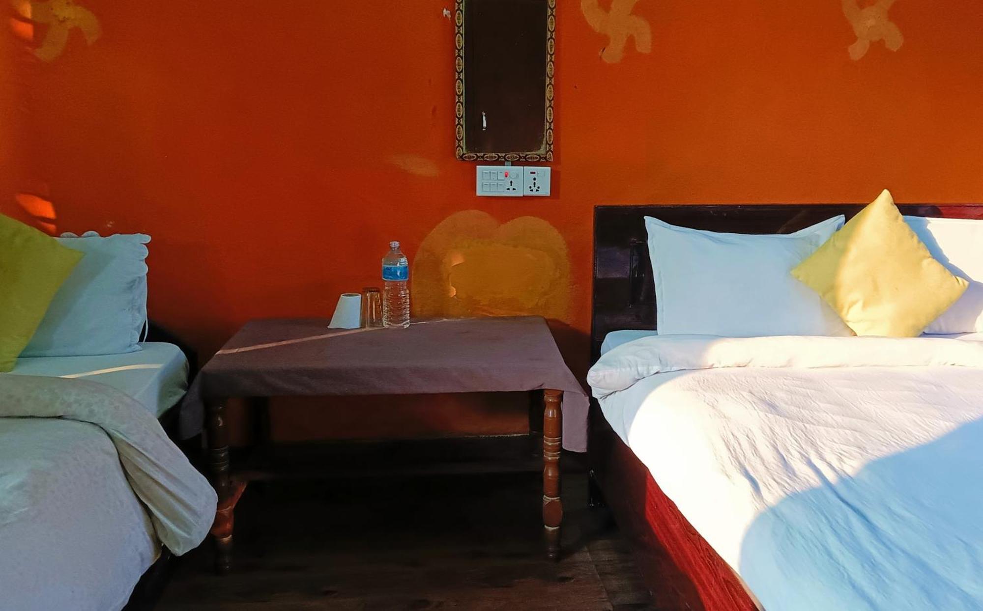 Hotel Butterfly - Peaceful Garden For Nature Lovers Sauraha Exterior foto