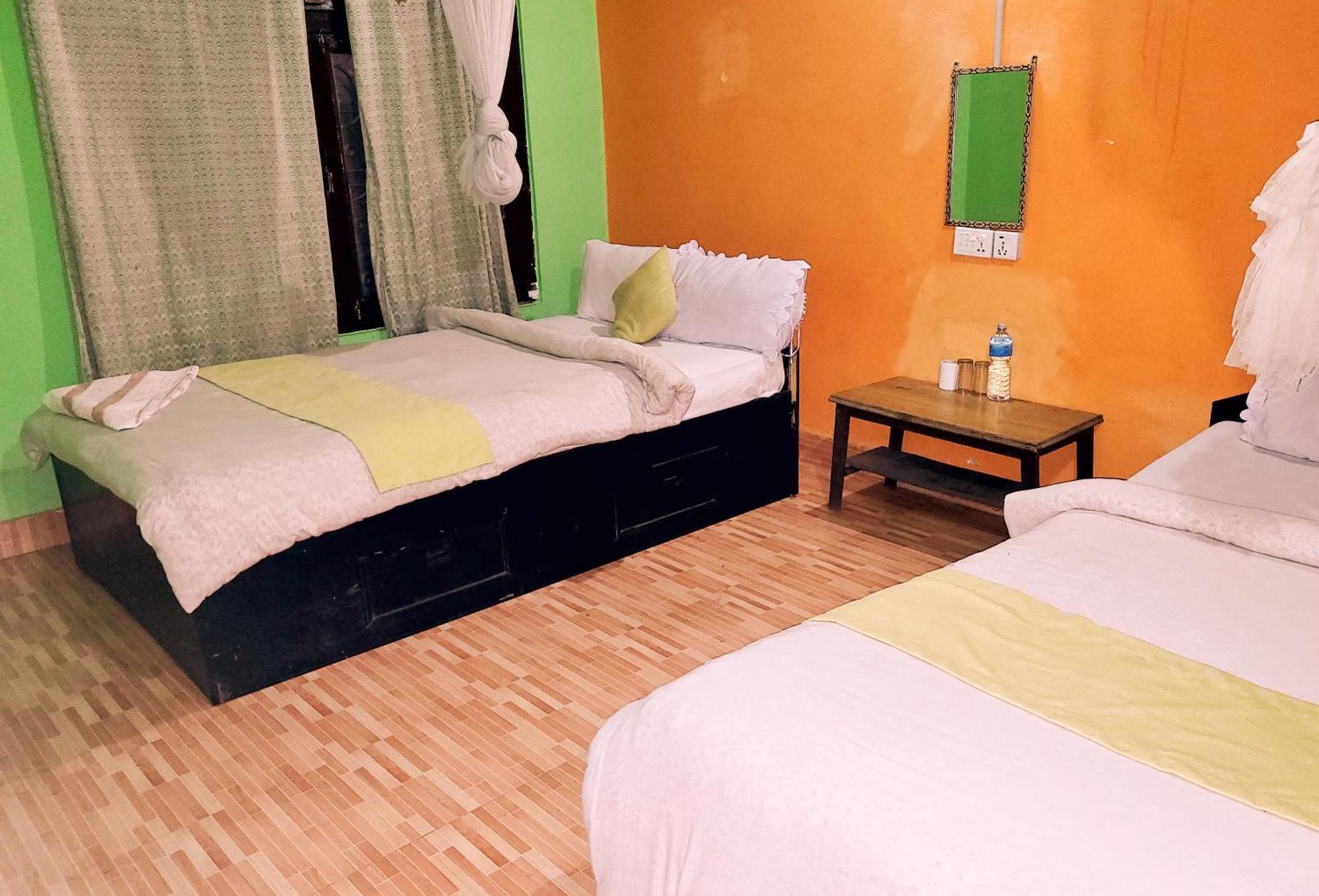 Hotel Butterfly - Peaceful Garden For Nature Lovers Sauraha Exterior foto