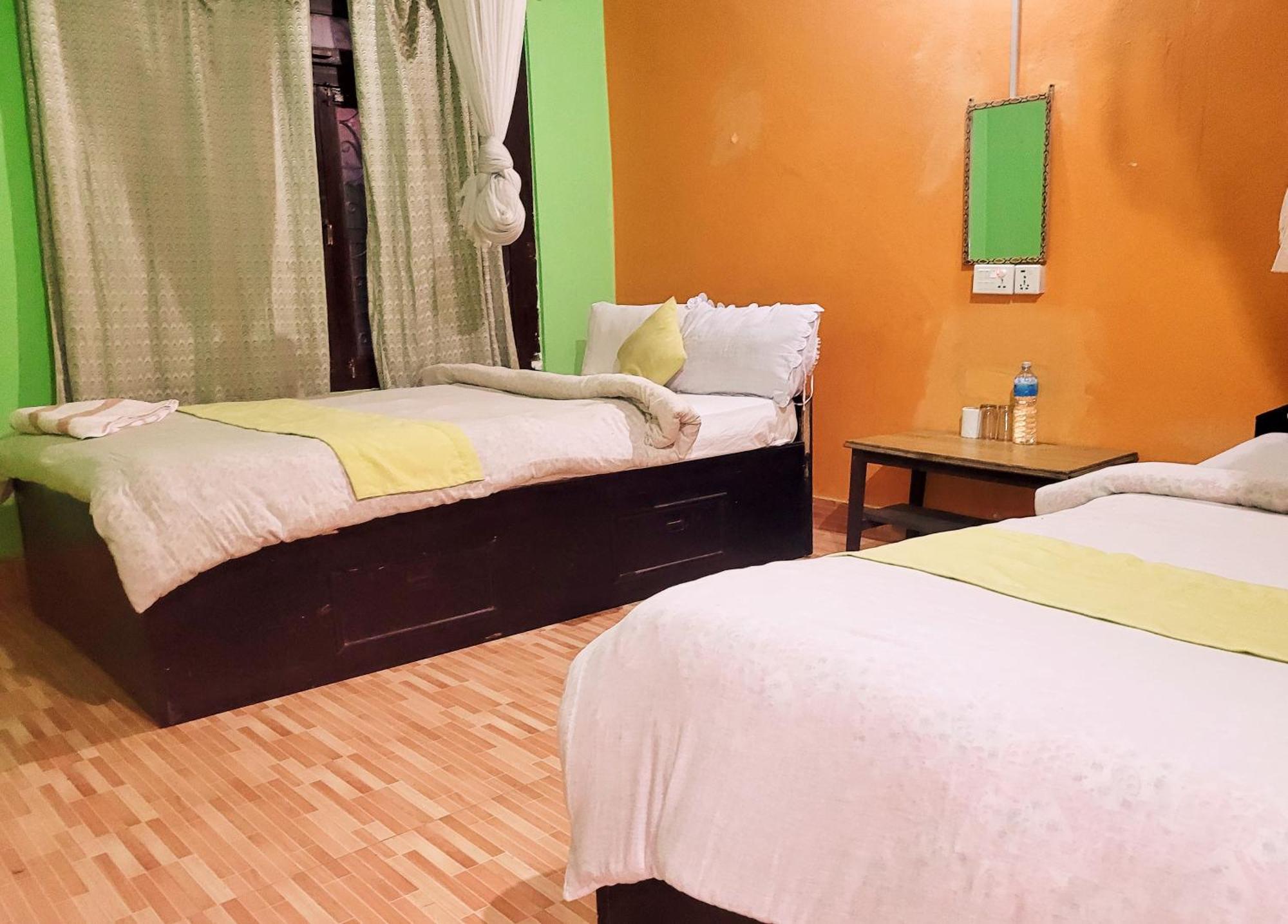 Hotel Butterfly - Peaceful Garden For Nature Lovers Sauraha Exterior foto
