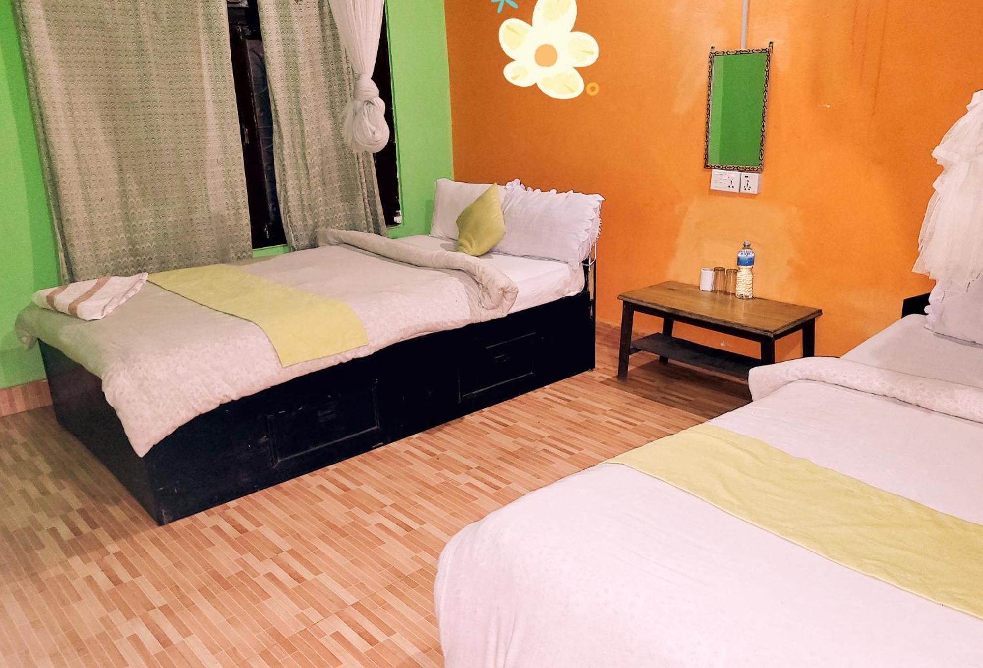 Hotel Butterfly - Peaceful Garden For Nature Lovers Sauraha Exterior foto